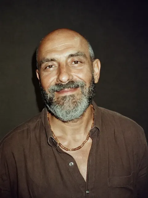 Retrato de Irmão Teodoro, O Monge Carpinteiro, personagem do Joken Rush
